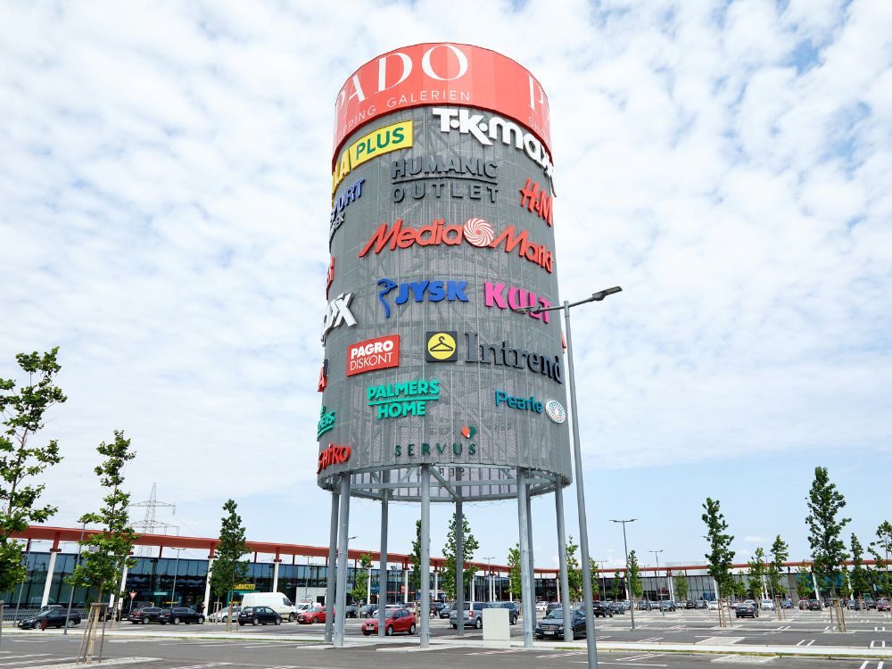 ProMetall Referenz: Werbepylon Parndorf